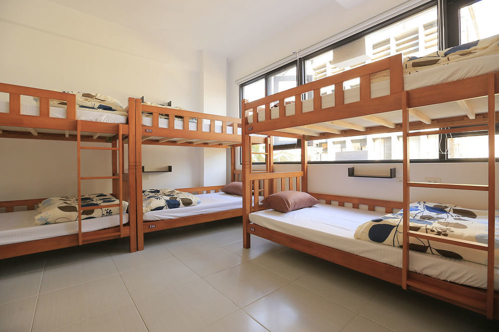 Backpacker 41 Hostel - Taichung Exteriör bild