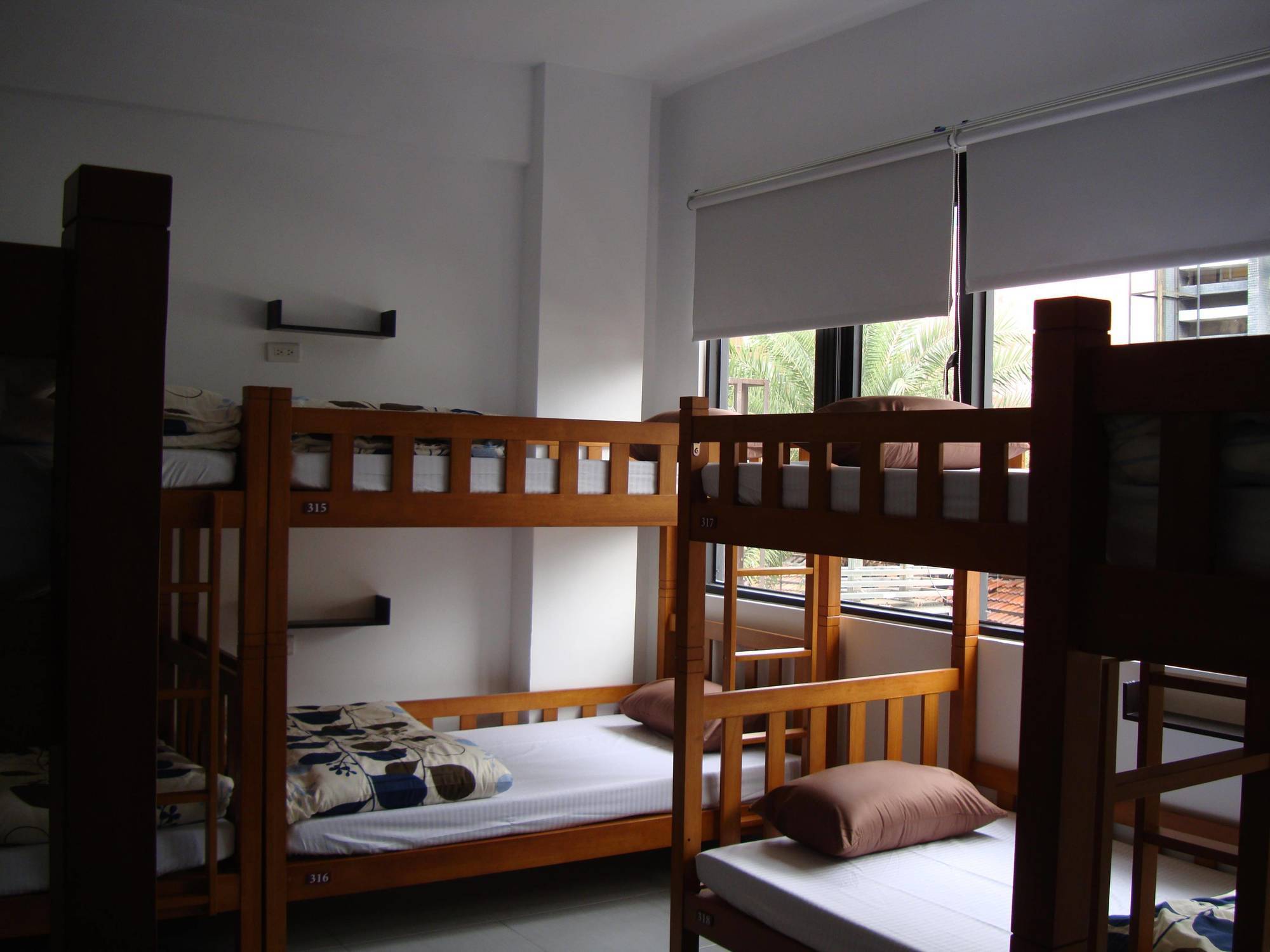 Backpacker 41 Hostel - Taichung Exteriör bild