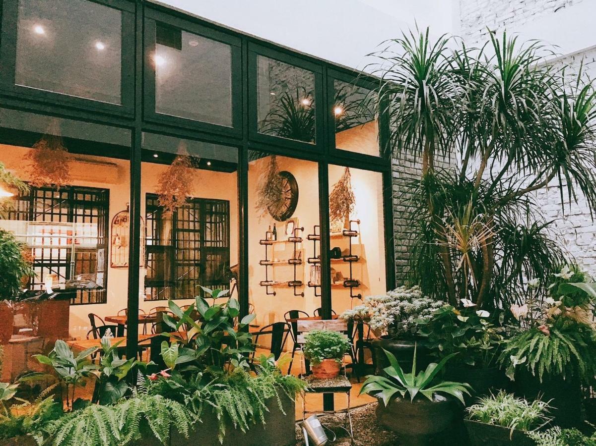 Backpacker 41 Hostel - Taichung Exteriör bild